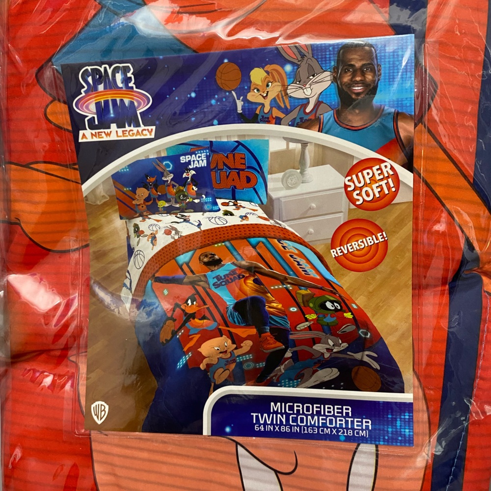 Warner Bros. Space Jam Comforter with Red and Blue